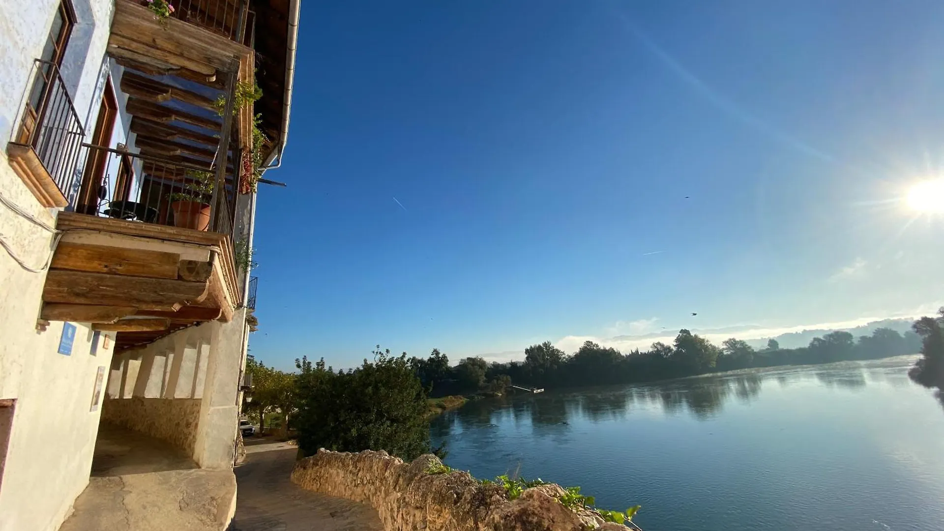 Palacio De Miravet, Casa Monumento Y Galeria De Arte Frente Al Rio Ebro Apartment Miravet